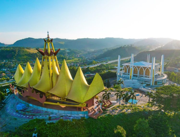 Sambut Tahun Baru 2025, ASDP Gelar Perayaan Spektakuler di Siger Park Bakauheni