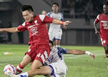 Ong Kim Swee Sesalkan Kartu Merah Cleylton Santos dalam Kekalahan Persis Solo dari PSM Makassar