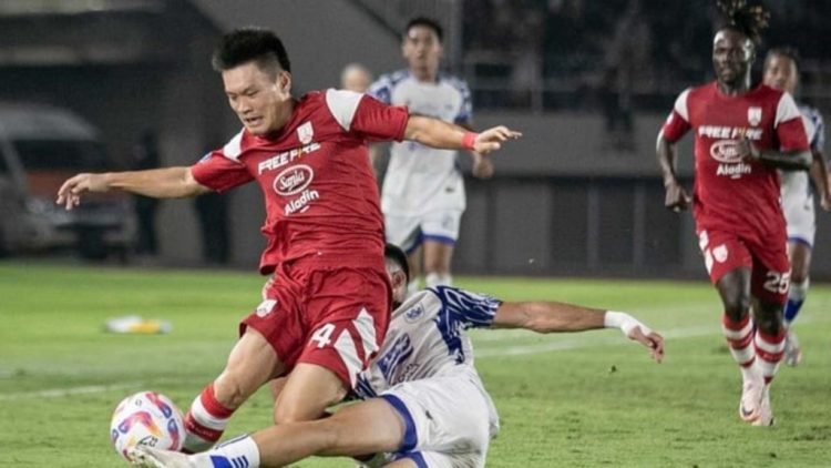 Ong Kim Swee Sesalkan Kartu Merah Cleylton Santos dalam Kekalahan Persis Solo dari PSM Makassar