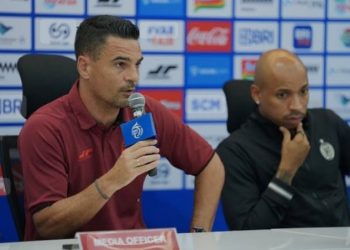 Carlos Pena Ingatkan Persija untuk Tetap Fokus Meski Dekati Persib di Papan Atas