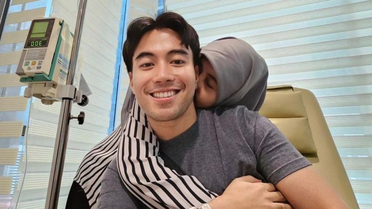 Vidi Aldiano Berangkat Umroh Bersama Keluarga dan Sahabat, Netizen Fokus pada Mahalini!