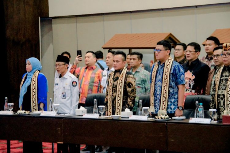 Bawaslu Lampung Hadiri Rapat Pleno Penetapan Gubernur dan Wakil Gubernur Terpilih