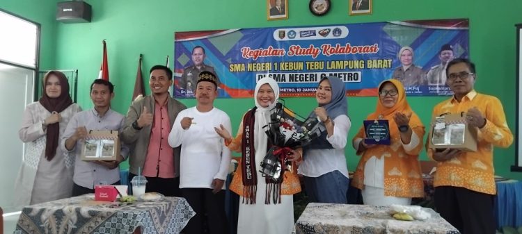 SMAN 1 Kebuntebu Kunjungi SMAN 6 Metro untuk Studi Kolaborasi Pendidikan