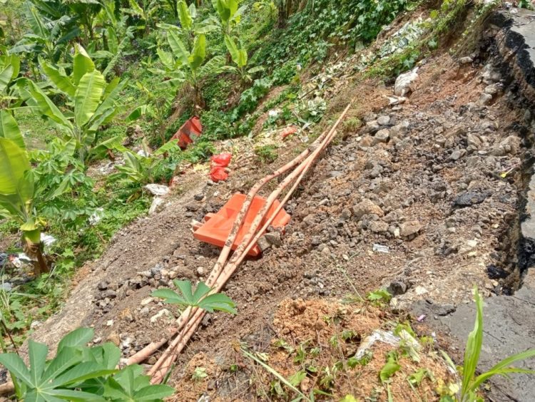 Dinas BMBK Diminta Segera Perbaiki Bahu Jalan Tergerus Longsor