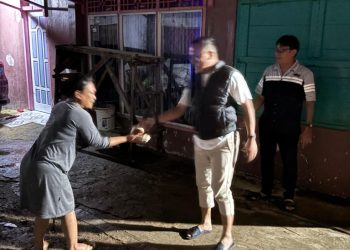 Gilang Ramadhan Turun Langsung Bantu Warga Korban Banjir