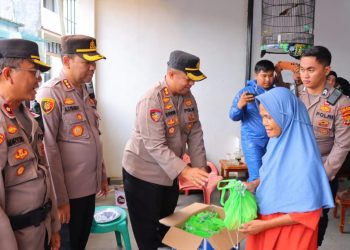 Polresta Bandar Lampung Bantu Warga Terdampak Banjir