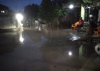 Hujan Deras Picu Meluapnya Kali Bulok, Rumah Warga Tergenang Banjir