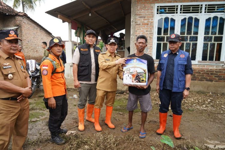 Deputi III BNPB dan Pj Bupati Pringsewu Tinjau Lokasi Terdampak Banjir