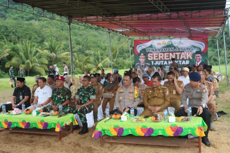 Penanaman Jagung Serentak 1 Juta Hektar di Desa Subik, Lampung Utara