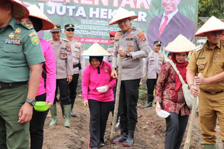Polres Lampung Barat Luncurkan Program Penanaman Jagung Serentak 1 Juta Hektar untuk Swasembada Pangan