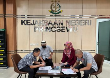 Kejari Pringsewu Terima Uang Titipan Pengembalian Kerugian Negara dalam Kasus Korupsi Hibah LPTQ