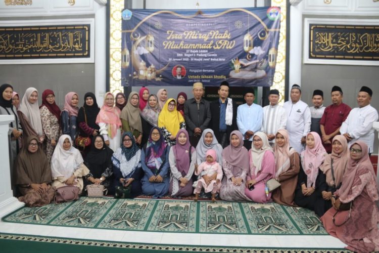 SMA Negeri 1 Padang Cermin Gelar Peringatan Isra’ Mi’raj, Ratusan Siswa Antusias Ikuti