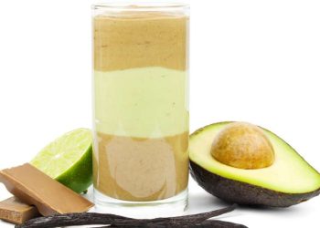 Smoothie Alpukat Cokelat yang Lezat dan Mengenyangkan