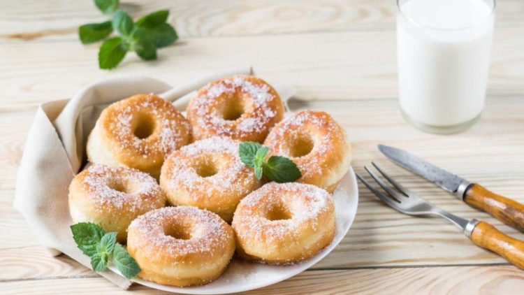 Resep Donat Kentang Empuk dengan Topping Variasi