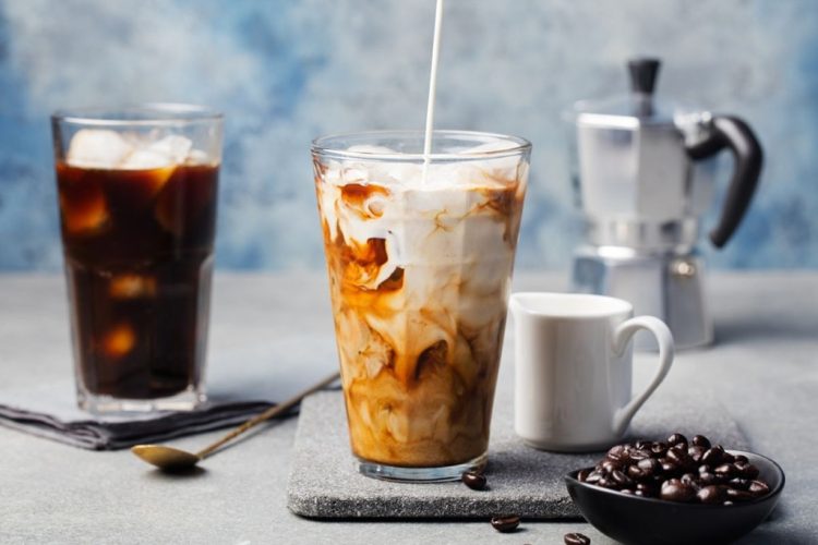 Es Kopi Susu Gula Aren, Minuman Segar yang Lagi Tren