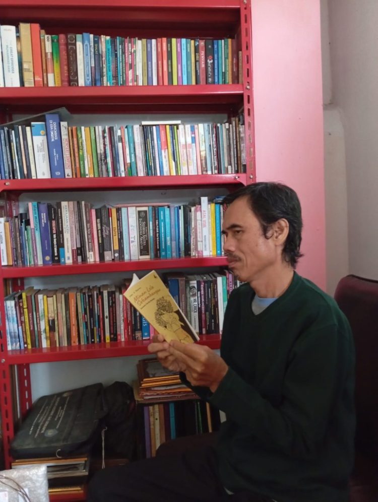 Udo Z Karzi Sabet Hadiah Sastra Rancage 2025 untuk Kumpulan Cerpen Minan Lela Sebambangan