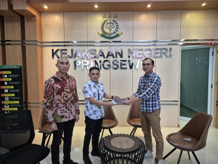 Kejaksaan Negeri Pringsewu Terima Pengembalian Kerugian Negara dari Empat Saksi Kasus Korupsi Dana Hibah LPTQ 2022