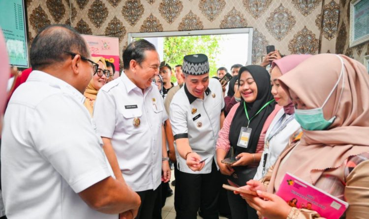 Bupati Dendi Ramadhona Dampingi Pj Gubernur Lampung Tinjau Layanan Kesehatan Gratis di Puskesmas Gedong Tataan