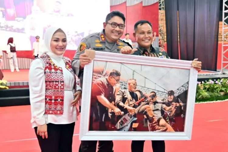 Purna Tugas Nanang Ermanto dan Pandu Kesuma Dewangsa, Suasana Haru Iringi Pelepasan