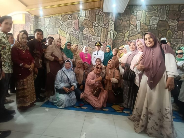 Guru Besar Pencak Silat dan Sekinci-Kinci Lampura Hadiri Syukuran Wabup Romli