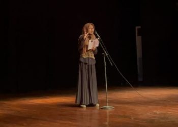 Dzafira Adelia, Remaja 14 Tahun yang Mempesona di Dunia Puisi