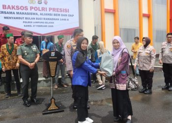 Polres Lampung Selatan dan Mahasiswa Gelar Bakti Sosial Sambut Ramadan
