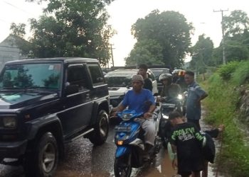 Longsor di Jalan Martadinata-Lempasing, Arus Lalu Lintas Tersendat