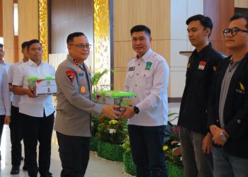 Polda Lampung Bersama Mahasiswa Salurkan 4.500 Paket Sembako Sambut Ramadan