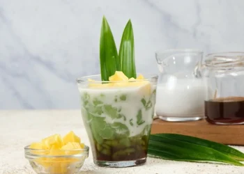 Es Cendol Alpukat dengan Santan Kental yang Gurih