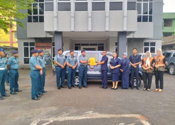 Gotong Royong Majukan Pendidikan, Lanal Lampung Hibahkan Kendaraan Operasional untuk Yayasan Hang Tuah