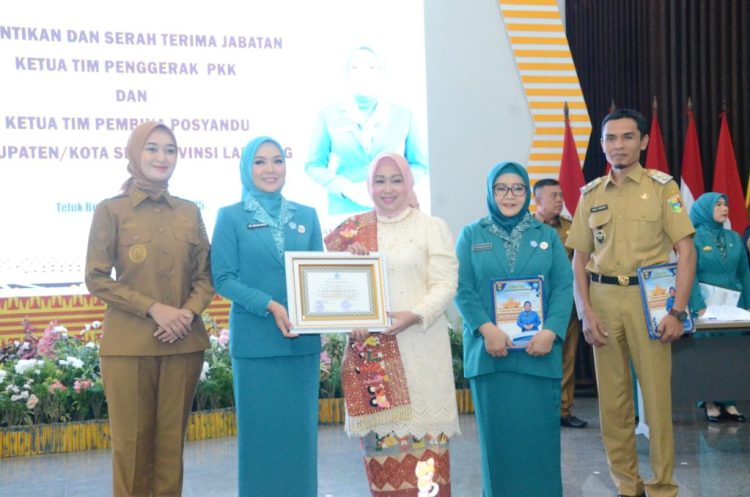 Ketua TP PKK dan Ketua Tim Pembina Posyandu Kabupaten Tanggamus Resmi Dilantik