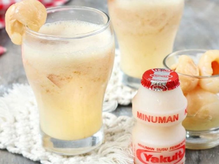 Cara Membuat Es Yakult Lemon Segar dan Mudah