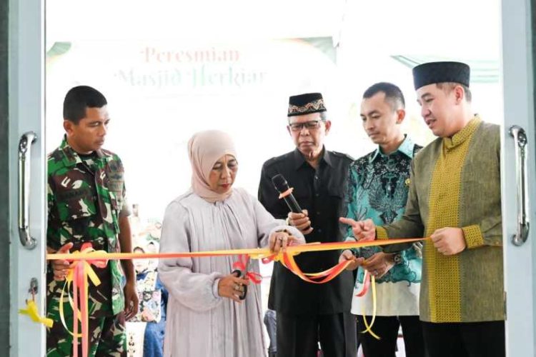 Bupati Pesawaran Resmikan Masjid Herkiar, Wadah Kebersamaan dan Keberkahan