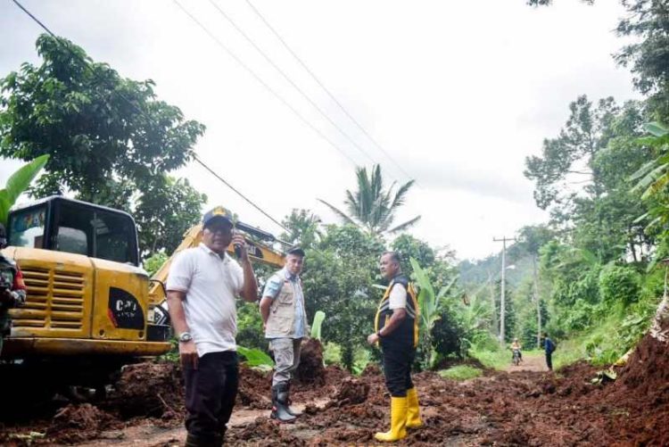 Tanggap Darurat! Bupati Pesawaran Tinjau Lokasi Banjir dan Longsor