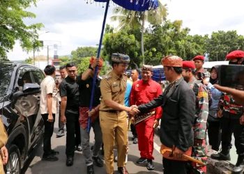Disambut Prosesi Adat, Egi-Syaiful Resmi Memulai Kepemimpinan di Lampung Selatan