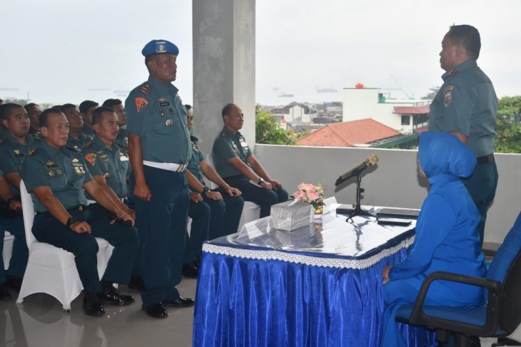 Danlanal Lampung Letkol Laut (P) Krido Satriyo Utomo Tekankan Disiplin dan Profesionalisme dalam Entry Briefing Perdana