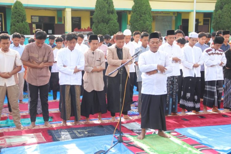 PesantrenKilat2025: SMA Negeri 1 Padang Cermin Tanamkan Nilai Islami di Bulan Ramadan
