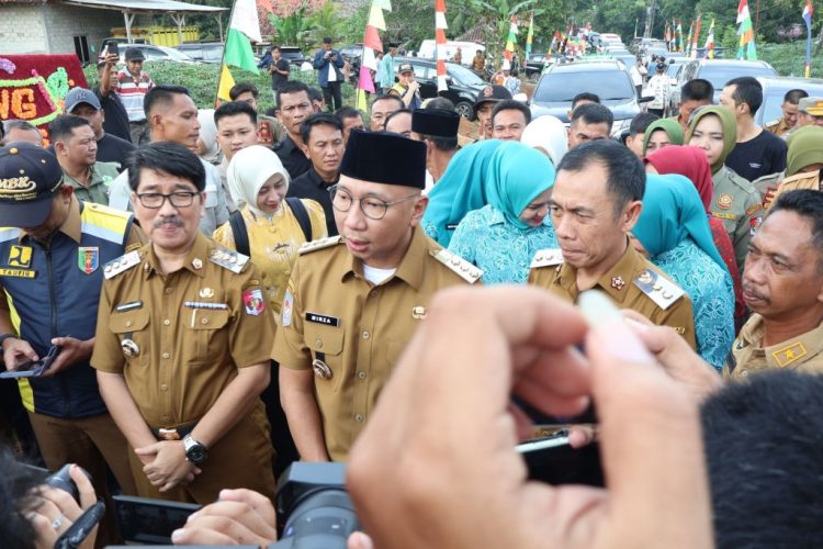 Gubernur Lampung dan Bupati Lampung Utara Resmikan Groundbreaking Perbaikan Jalan di Abung Timur