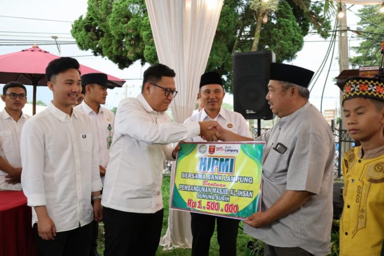 Bupati Lampung Barat Borong Takjil UMKM di Gebyar Ramadan Taman Kota