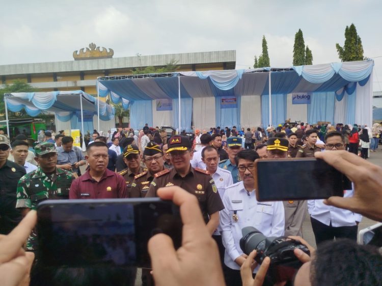 Jelang Idul Fitri, Kejari Lampung Utara Gelar Pasar Murah untuk Masyarakat