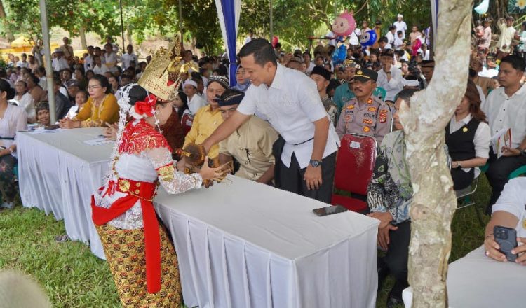 Bupati Riyanto Hadiri Upacara Melasti, Dukung Keharmonisan Umat Beragama di Pringsewu