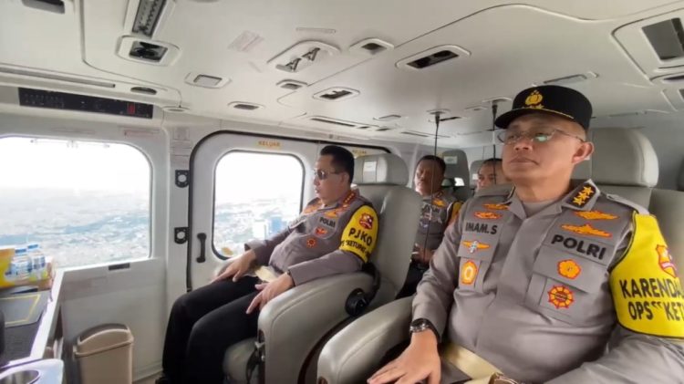 Kapolri Tinjau Jalur Mudik Via Udara, Pastikan Kelancaran di Tol Jakarta-Cikampek