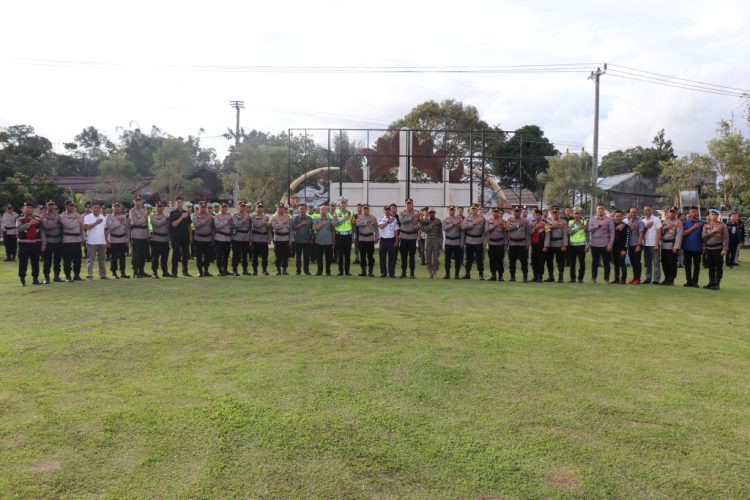 Kapolres Lampung Barat Pimpin Apel Pengamanan Malam Takbir, Pastikan Situasi Tetap Kondusif
