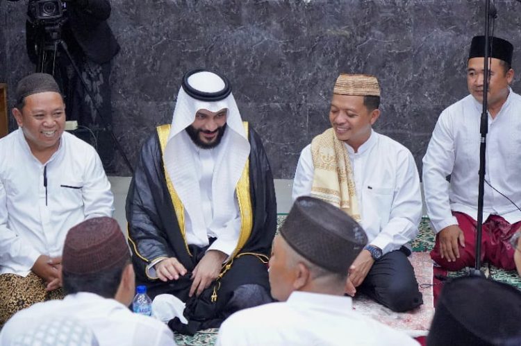 Bupati Pringsewu Gelar Buka Puasa dan Tarawih Bersama Syeikh Abdurrachman Al-Ausy, Doakan Keberkahan untuk Daerah
