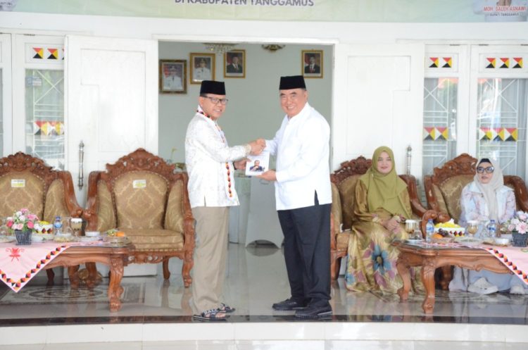 Safari Ramadan Pemprov Lampung di Tanggamus, Pererat Silaturahmi dan Berikan Bantuan untuk Masyarakat