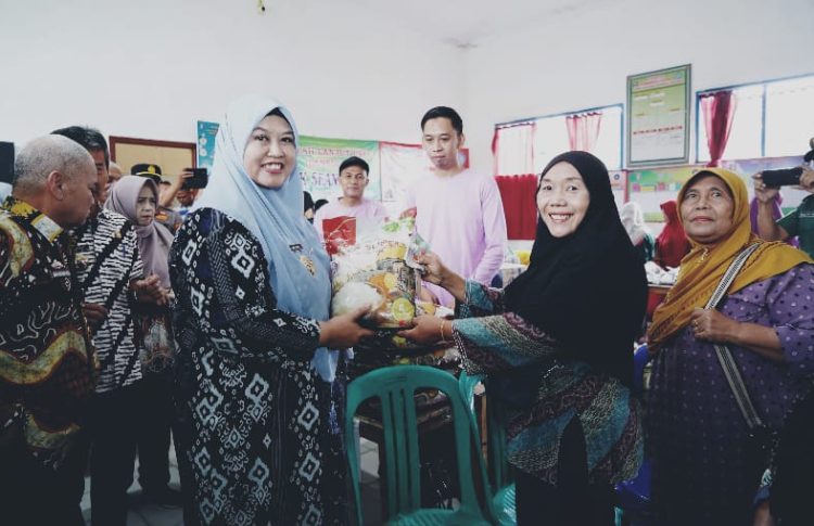 Wabup Pringsewu Resmi Buka Gerakan Pangan Murah Bersubsidi di Pagelaran