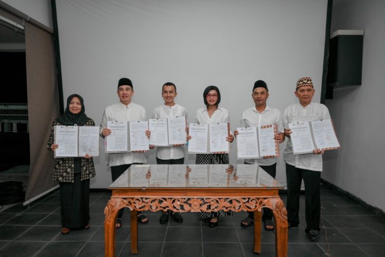 Bupati Pesawaran Bersama Forkopimda Teken Nota Kesepahaman untuk Lawan Hoaks dan Disinformasi