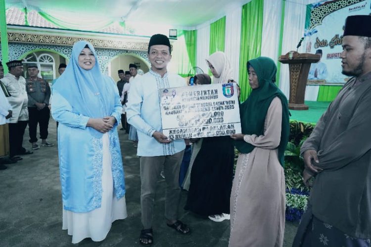 Bupati & Wabup Pringsewu Buka Puasa Bersama Warga Pagelaran, Perkuat Kebersamaan