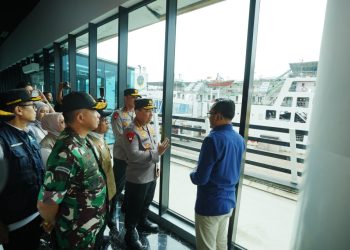 Kapolri Tinjau Pelabuhan Merak: Diskon Tiket dan WFA Efektif Kurangi Kepadatan