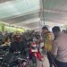Polres Lampung Selatan Bagikan Es Krim dan Susu untuk Pemudik Roda Dua di Pelabuhan Bakauheni